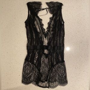 Elegant Black Lace Chemise